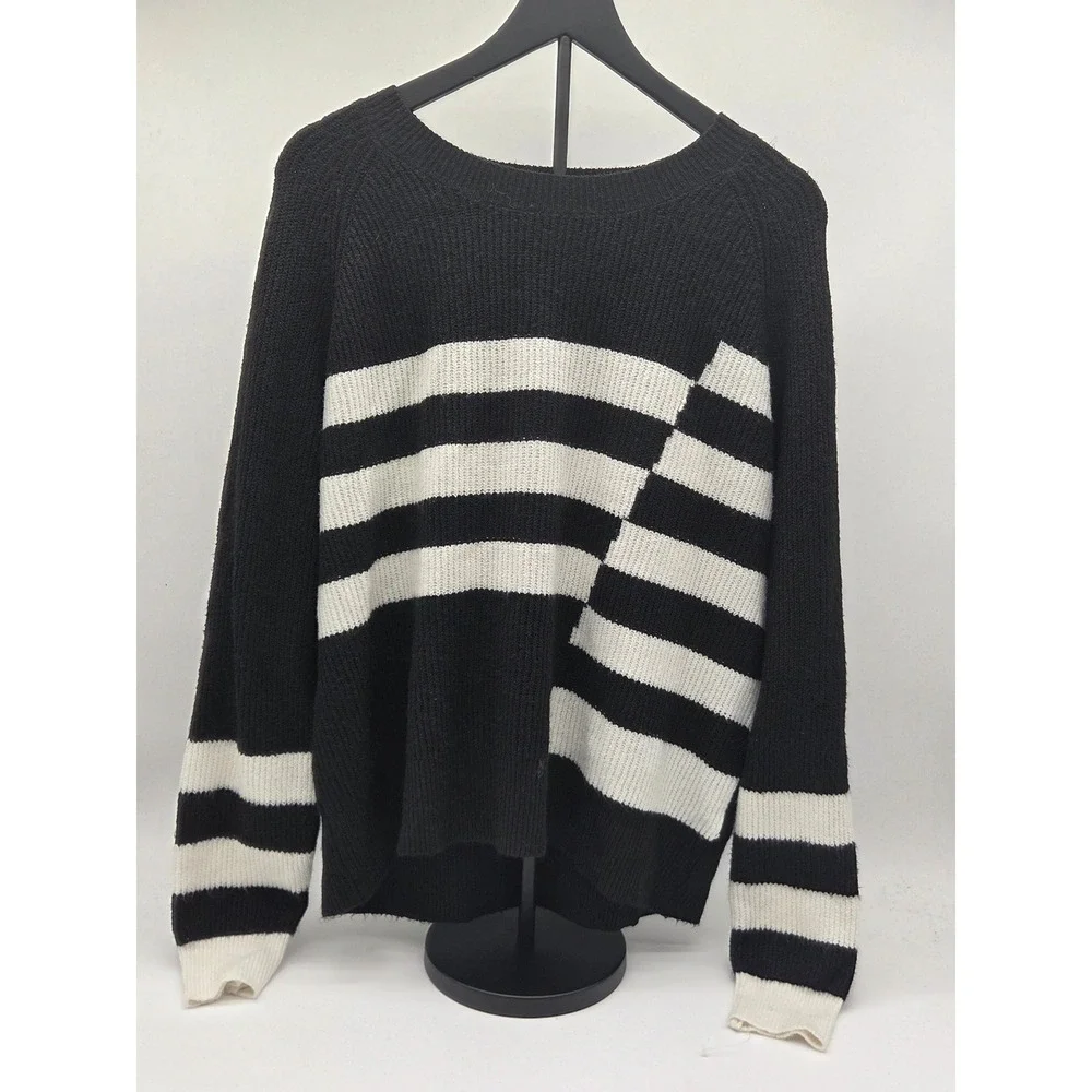 Love Ellie Women's XL Black White Striped Knit Crewneck Sweater NWT 101-788